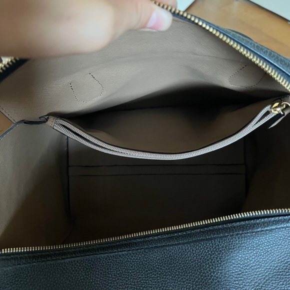 Michael Kors Weekender Bag - Picture 9 of 10